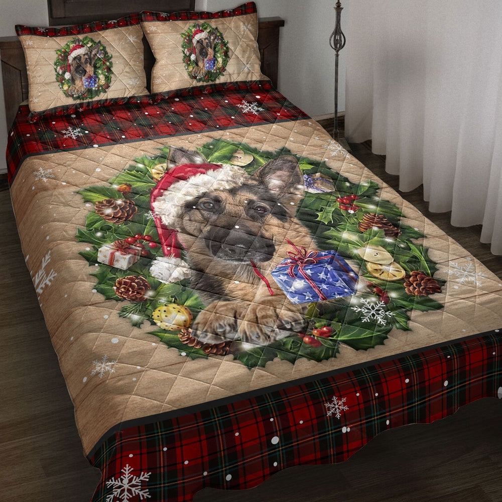 German Shepherd Wearing Wreath Amas Hat Buffalo Plaid Bedding Set, Christmas Beddings, Xmas Bedding Sets