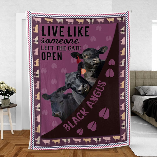 Black Angus Hoof Pattern Purple Background Blanket, Farm Blanket, Farm Animal Blanket