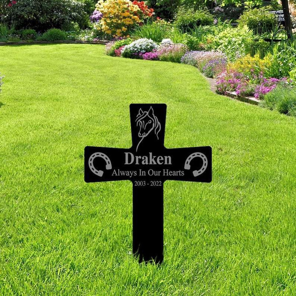Farm Metal Sign, Personalized Horse Loss Gifts Memorial Sign Always in Our Hearts Yard Stakes Pet Grave Marker Cemetery Decor Custom Metal Sign