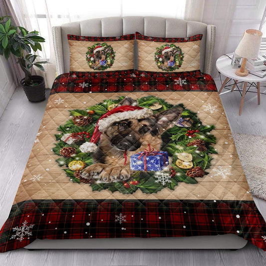German Shepherd Wearing Wreath Amas Hat Buffalo Plaid Bedding Set, Christmas Beddings, Xmas Bedding Sets