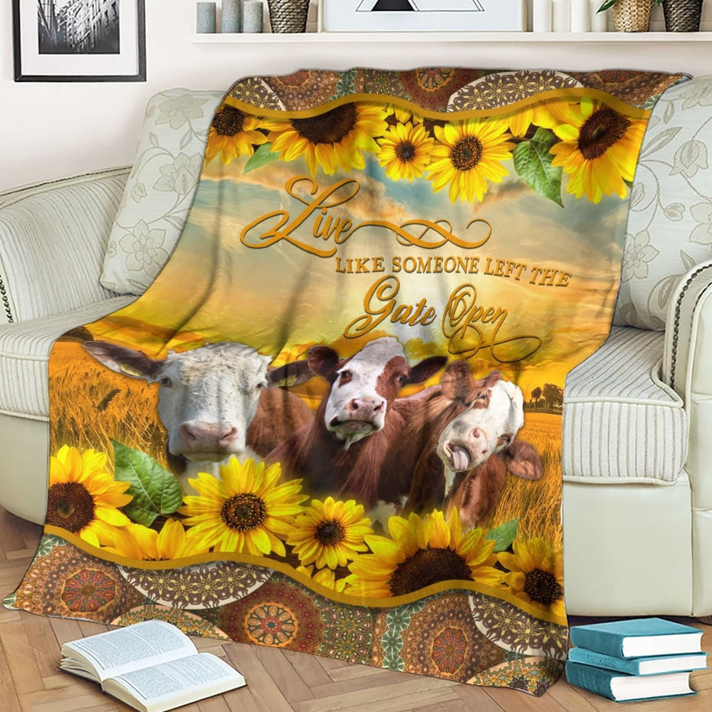 Hereford Live Like Someone Left The Gate Open Blanket, Farm Blanket, Farm Animal Blanket