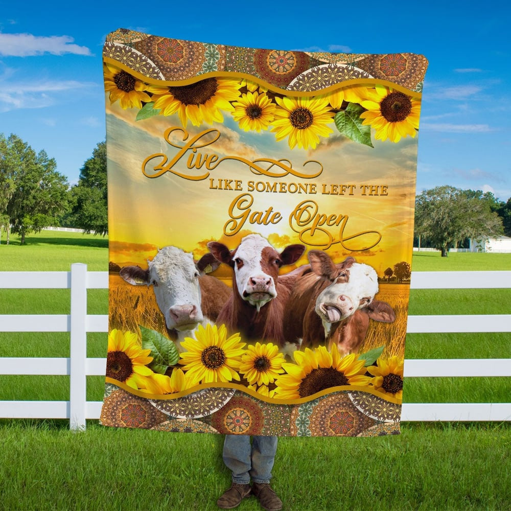 Hereford Live Like Someone Left The Gate Open Blanket, Farm Blanket, Farm Animal Blanket