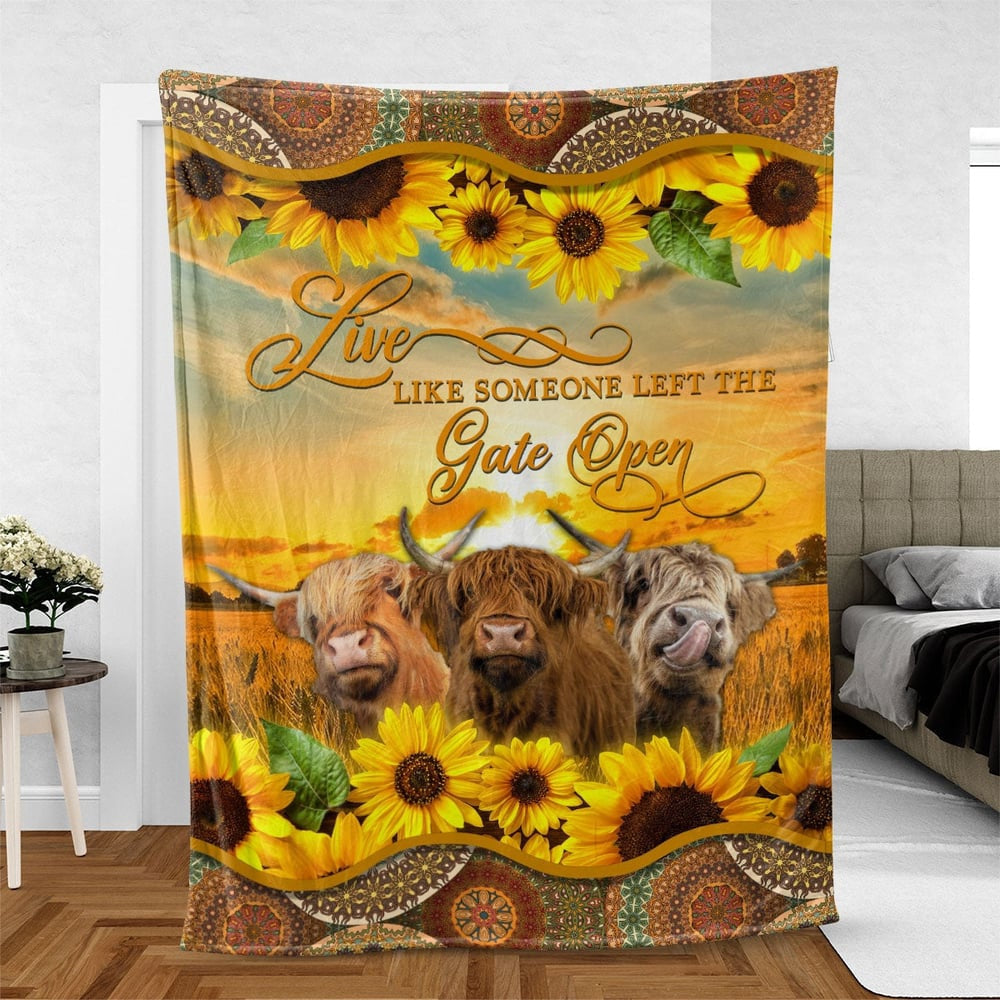 Highland Live Like Someone Left The Gate Open Blanket, Farm Blanket, Farm Animal Blanket