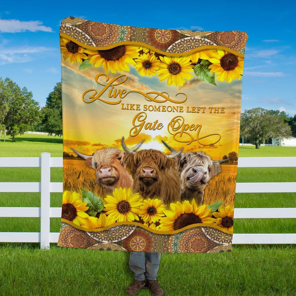 Highland Live Like Someone Left The Gate Open Blanket, Farm Blanket, Farm Animal Blanket