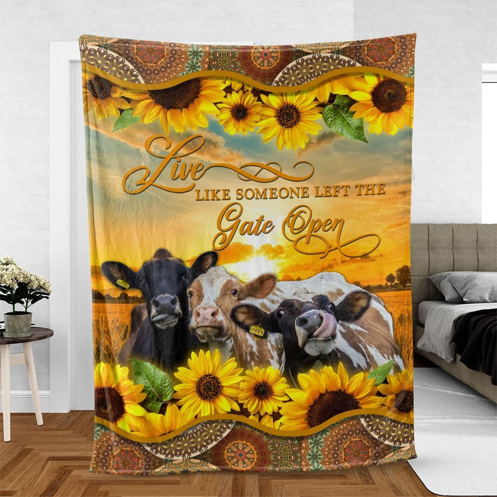 Holstein Live Like Someone Left The Gate Open Blanket, Farm Blanket, Farm Animal Blanket