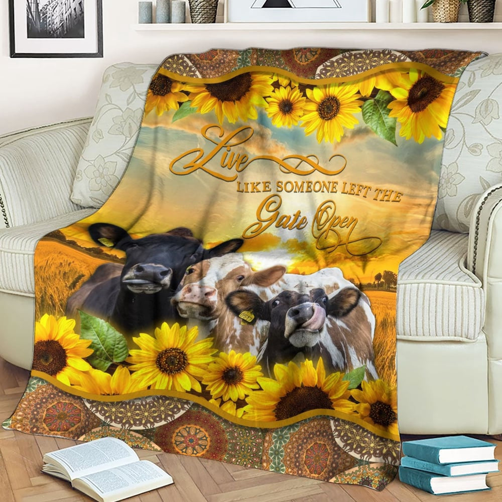 Holstein Live Like Someone Left The Gate Open Blanket, Farm Blanket, Farm Animal Blanket