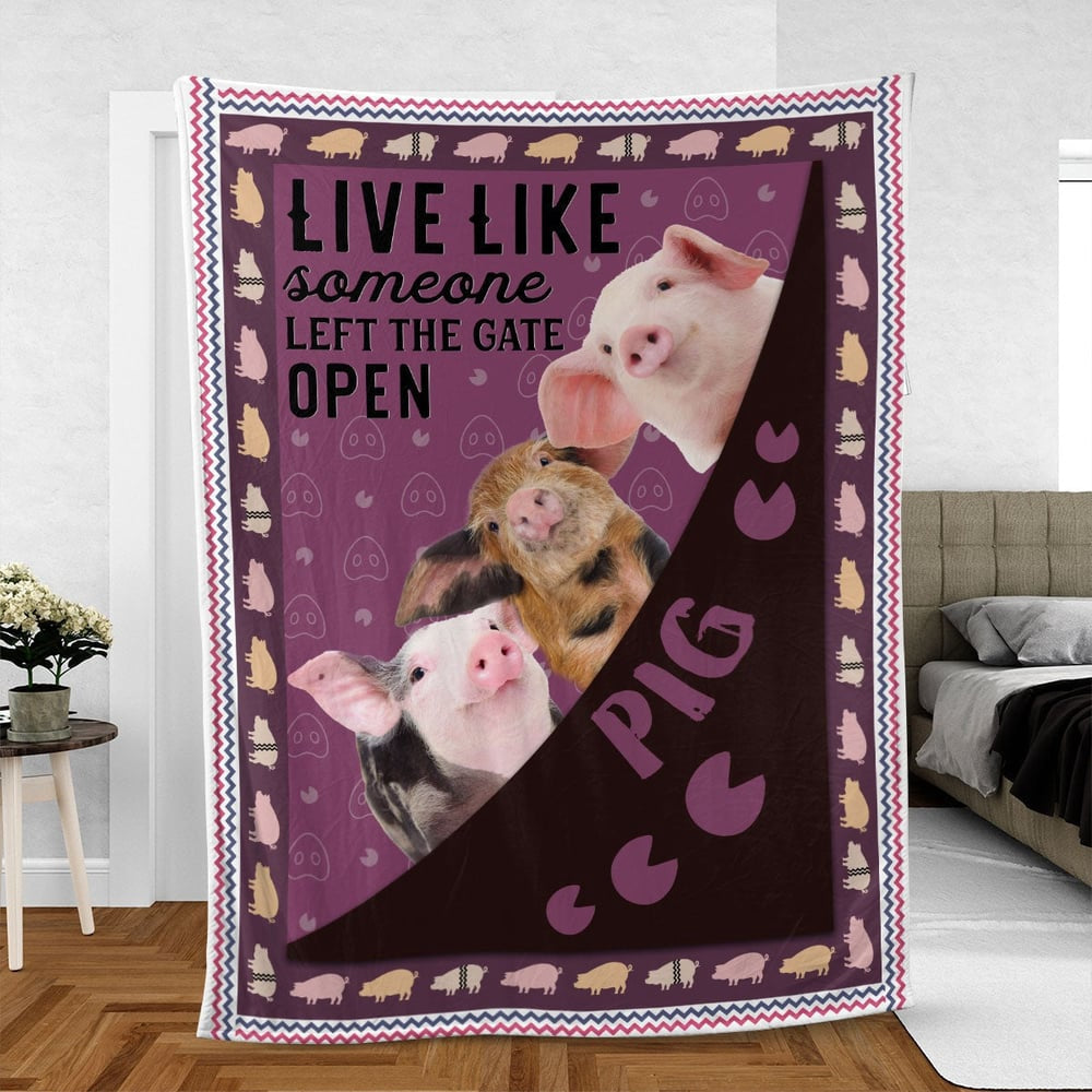 Pig Hoof Pattern Purple Background Blanket, Farm Blanket, Farm Animal Blanket