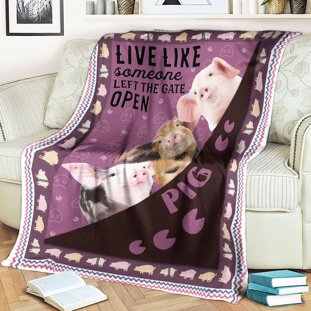 Pig Hoof Pattern Purple Background Blanket, Farm Blanket, Farm Animal Blanket