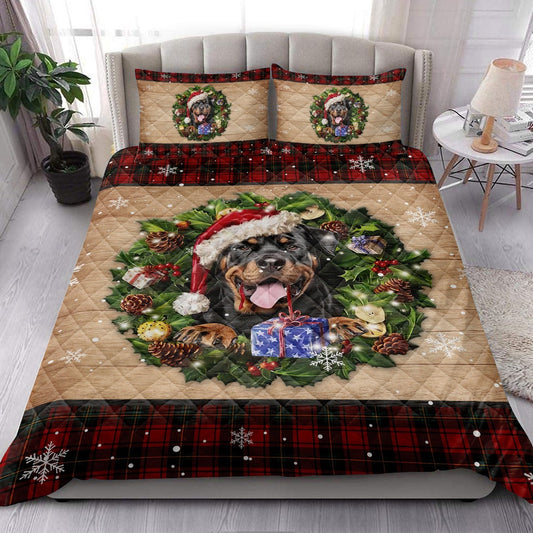 Rottweiler Dog Wearing Wreath Amas Hat Red Buffalo Plaid Bedding Set, Christmas Beddings, Xmas Bedding Sets