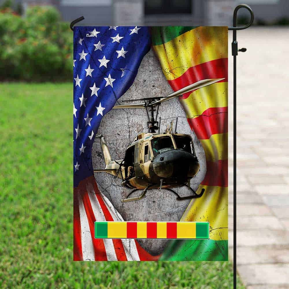 Veteran Flag, Huey Helicopter Vietnam Veteran Lest We Forget Flag
