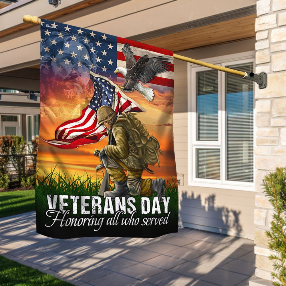 Veteran Flag, Veterans Day Honoring All Who Served Kneeling Soldier American Flag