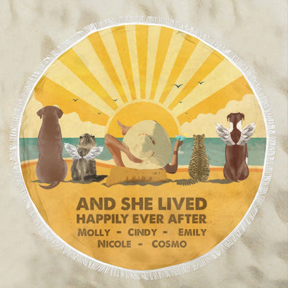 Personalized Round Beach Towel for Pet lovers - Mom with Pets on the Beach - Vintage - Choose up to 4 Pets/Dogs/Cats